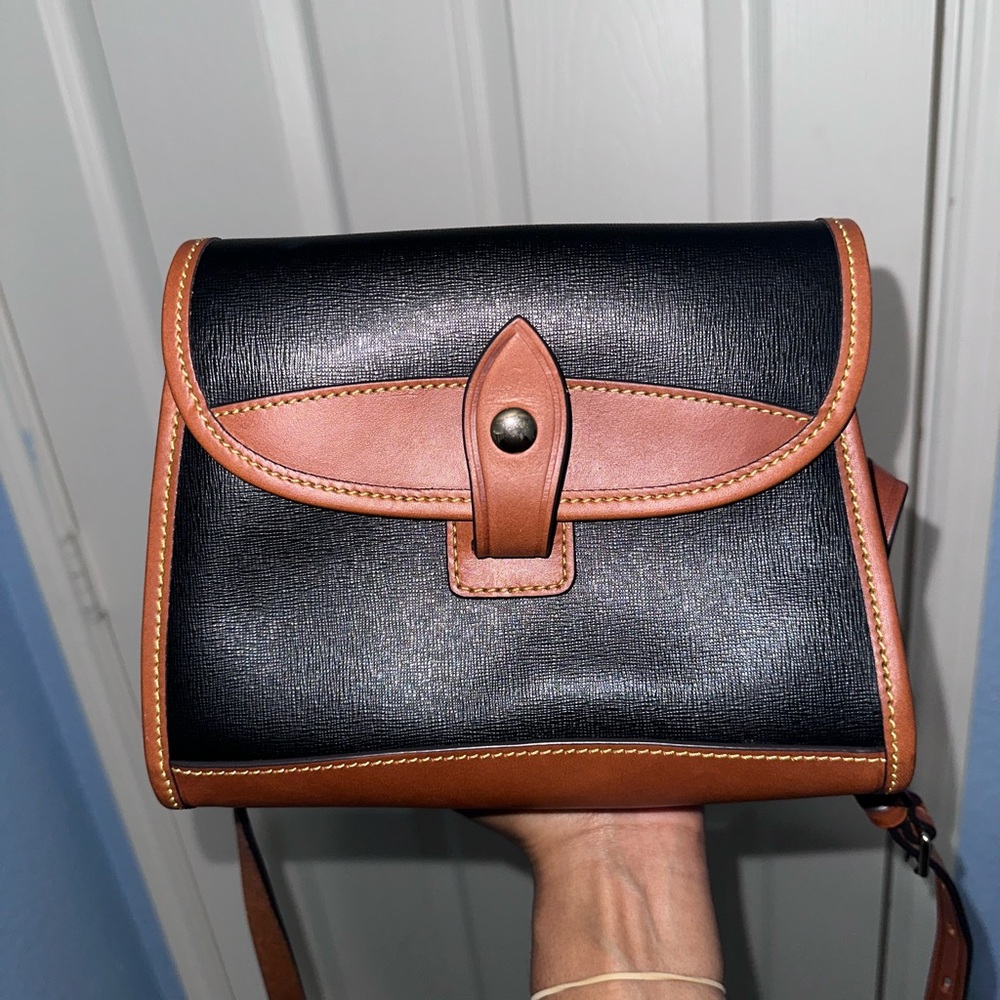 Dooney & Bourke Wayfarer Crossbody Bag